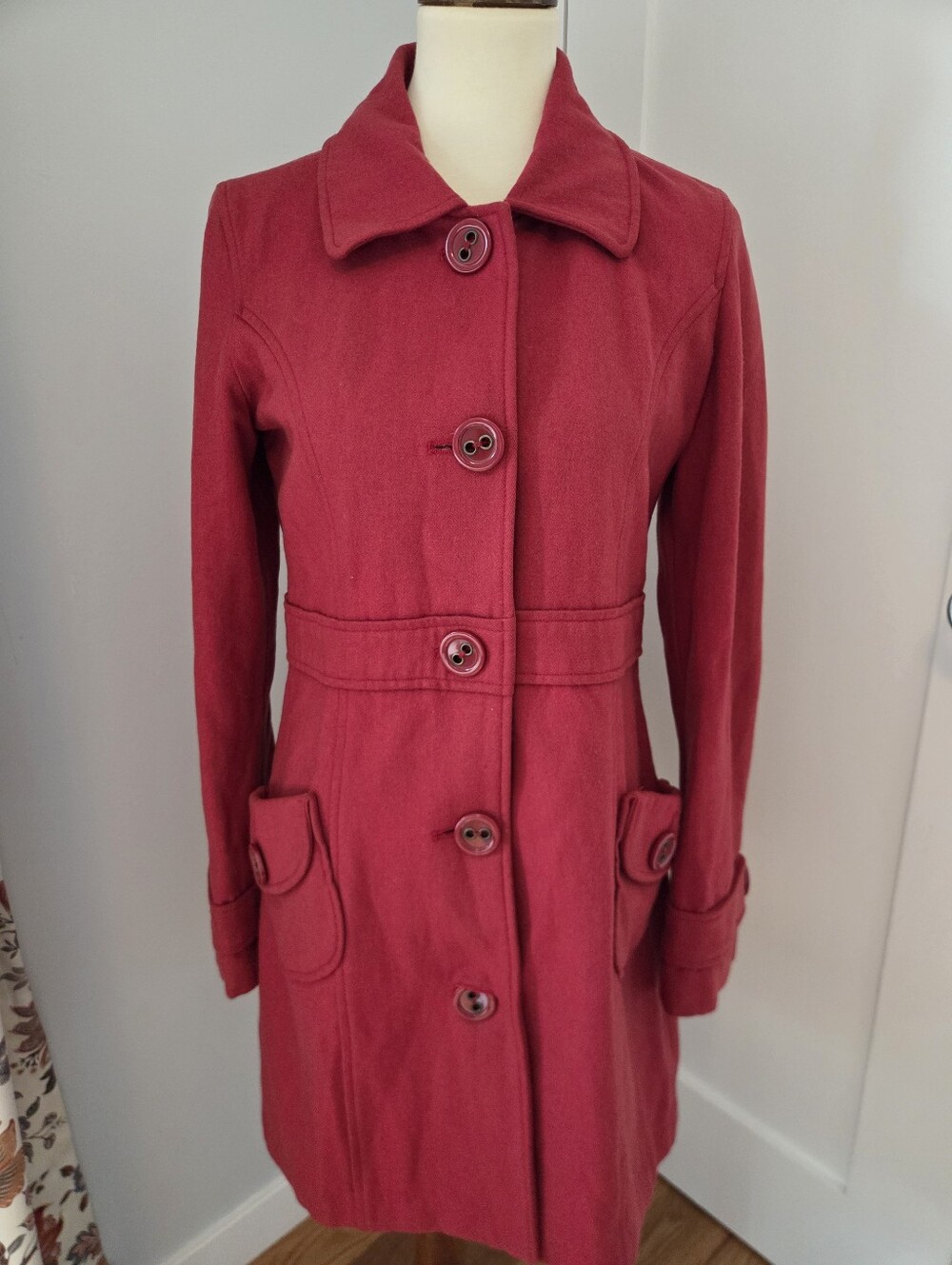 Retro Style Tulle Women's Red Button-Front Wool Coat.